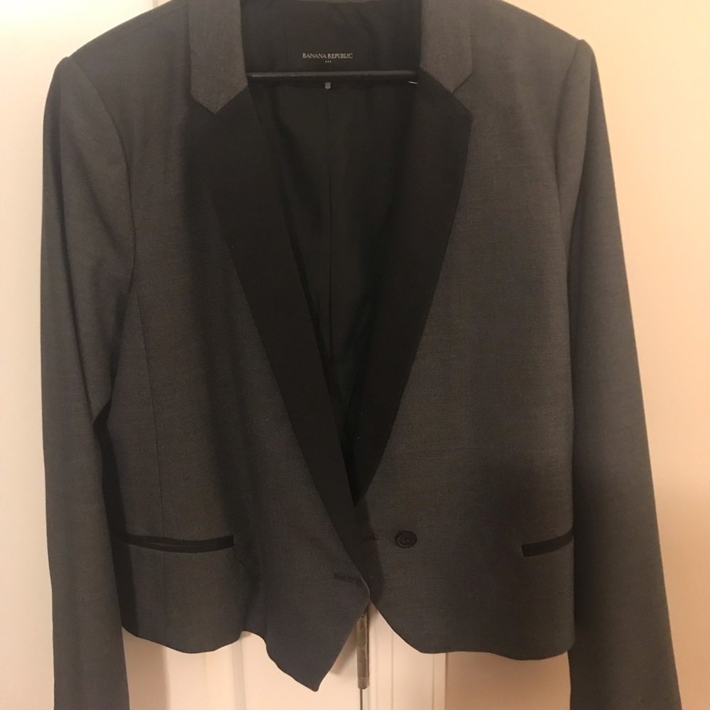 Nice, tuxedo styled blazer